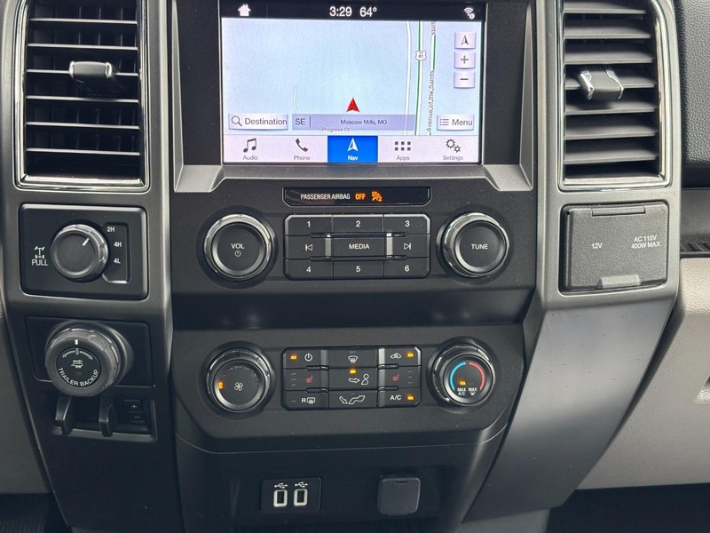 Ford F-150 Vehicle Full-screen Gallery Image 23