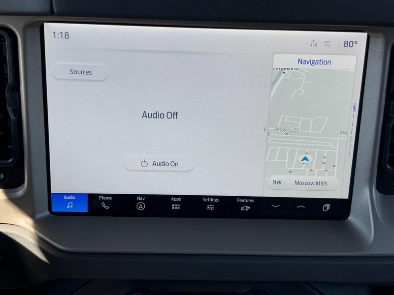 Ford Bronco Vehicle Full-screen Gallery Image 8