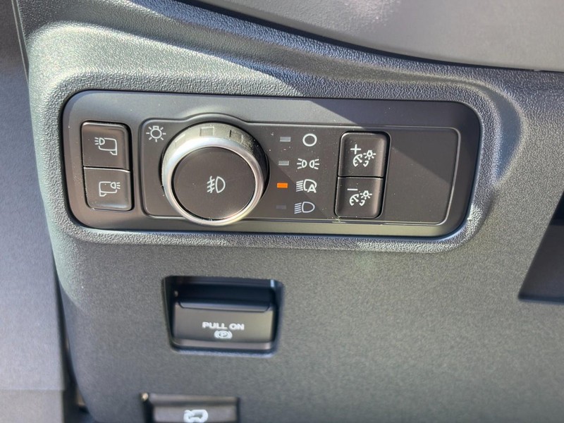 Ford Bronco Vehicle Full-screen Gallery Image 11