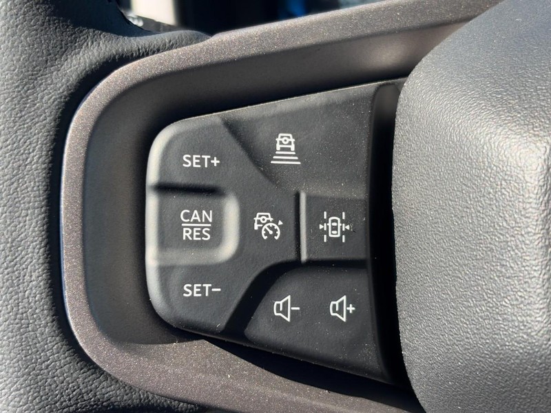 Ford Bronco Vehicle Full-screen Gallery Image 12