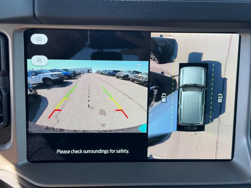 Ford Bronco Vehicle Full-screen Gallery Image 16