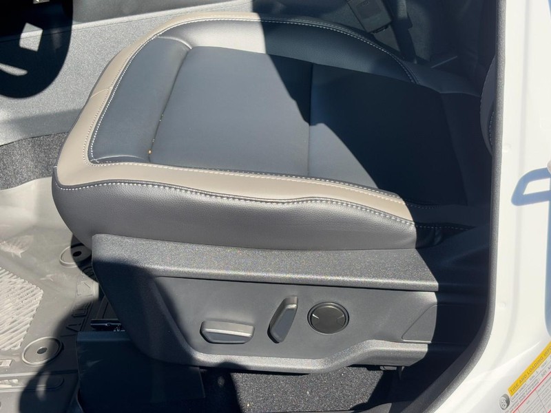 Ford Bronco Vehicle Full-screen Gallery Image 19