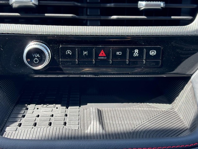 Ford Explorer Vehicle Image 10