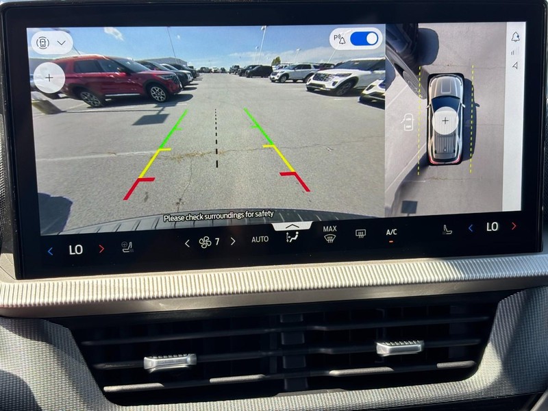 Ford Explorer Vehicle Image 17