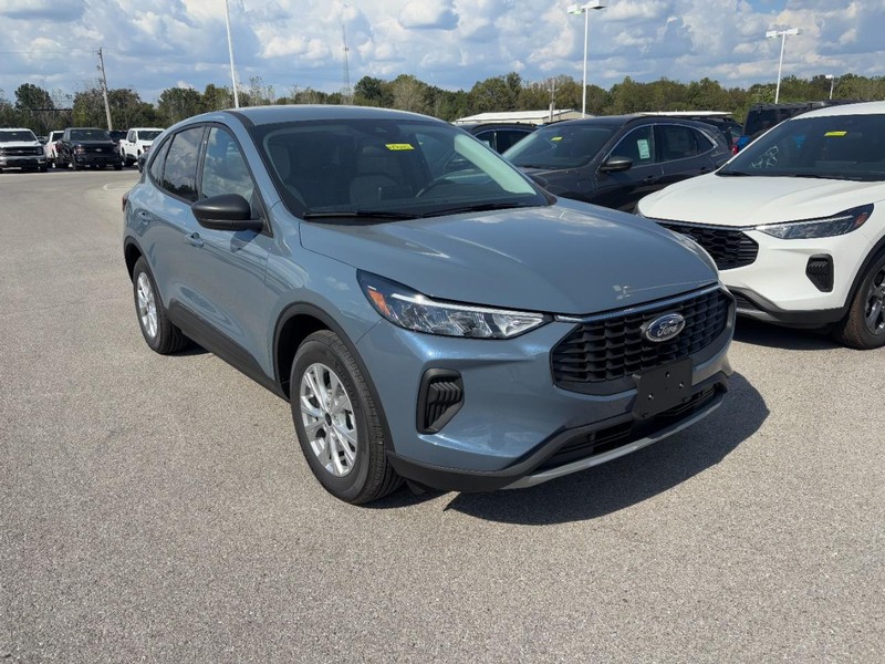 Ford Escape Vehicle Full-screen Gallery Image 2