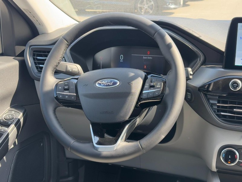 Ford Escape Vehicle Full-screen Gallery Image 7