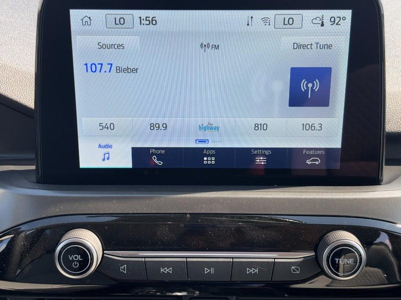 Ford Escape Vehicle Full-screen Gallery Image 8