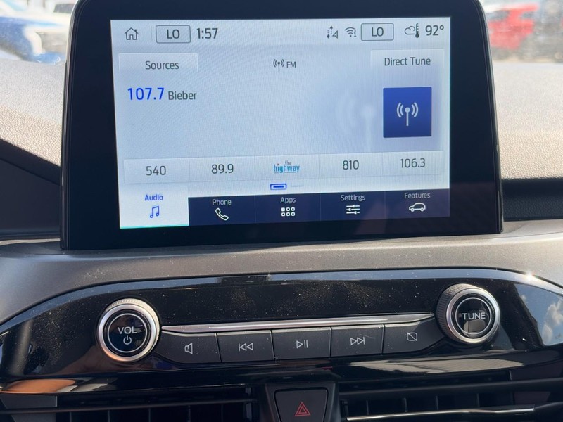 Ford Escape Vehicle Full-screen Gallery Image 15