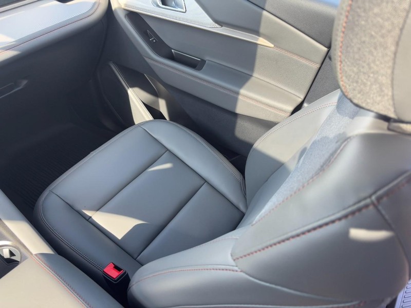 Ford Explorer Vehicle Image 11