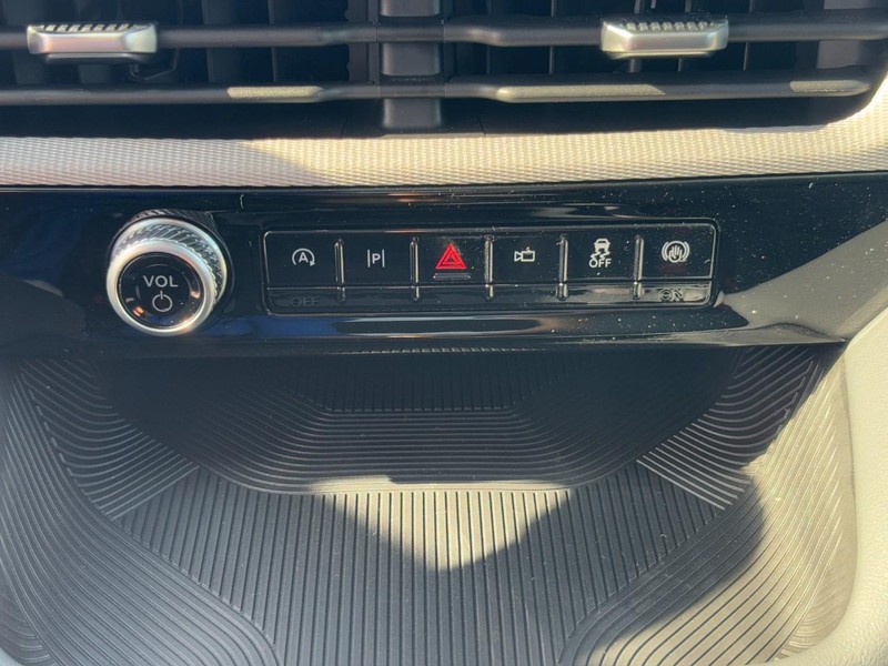Ford Explorer Vehicle Image 19