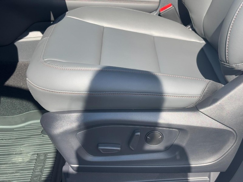 Ford Explorer Vehicle Image 22