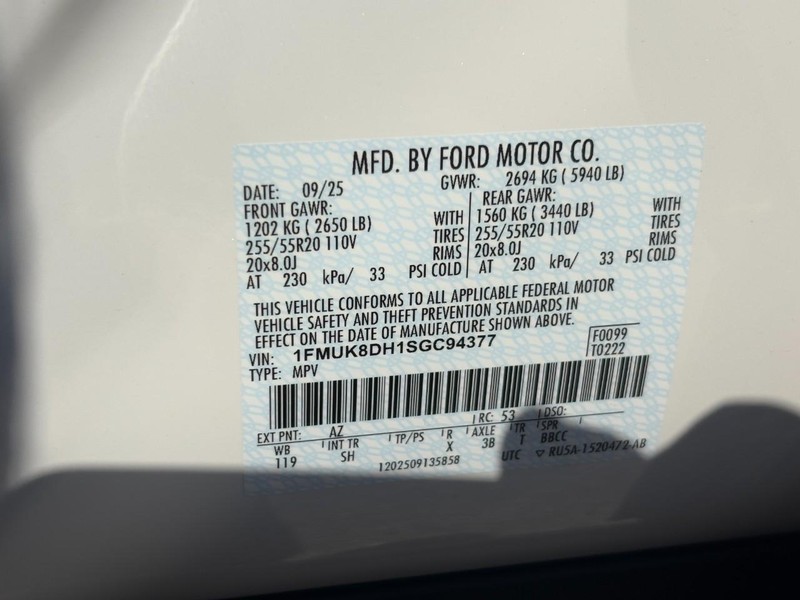Ford Explorer Vehicle Image 24