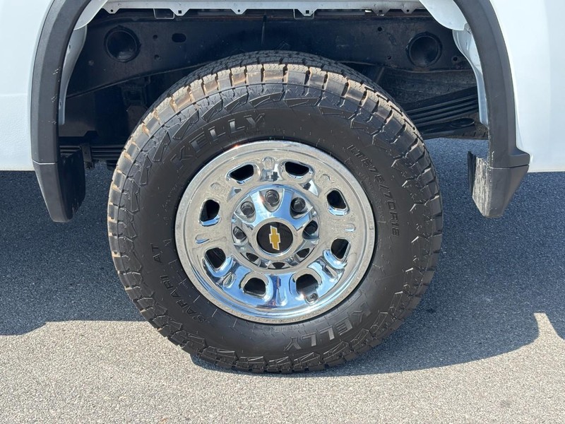 Chevrolet Silverado 2500HD Vehicle Full-screen Gallery Image 7