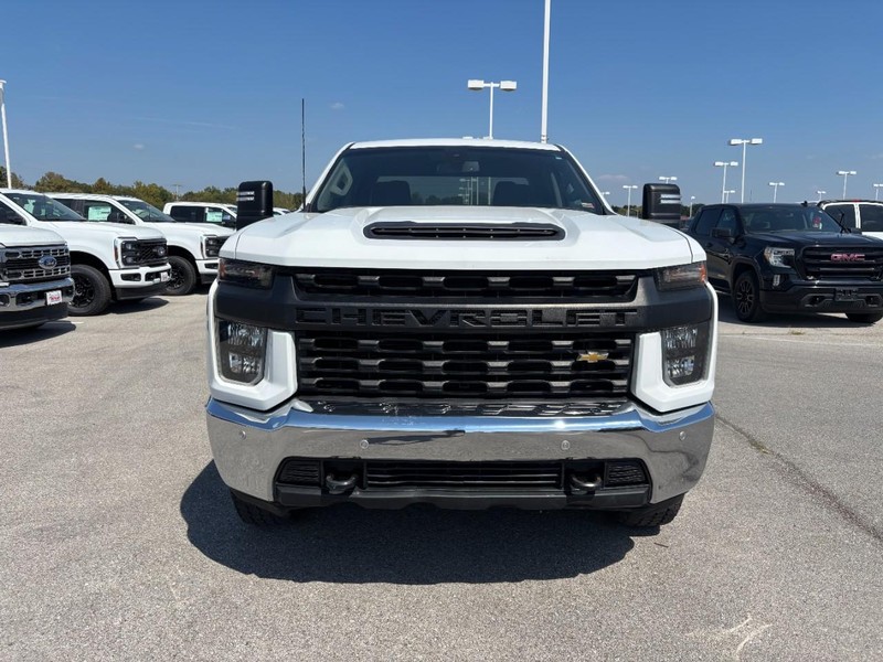 Chevrolet Silverado 2500HD Vehicle Full-screen Gallery Image 9