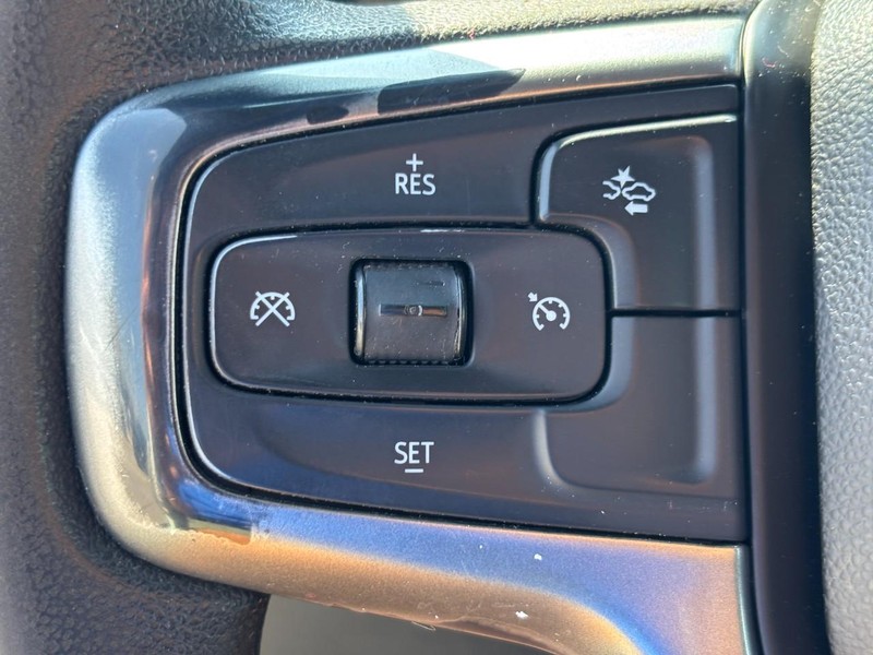 Chevrolet Silverado 2500HD Vehicle Full-screen Gallery Image 17