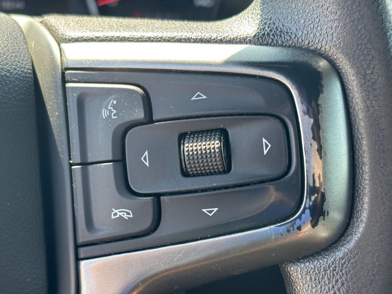 Chevrolet Silverado 2500HD Vehicle Full-screen Gallery Image 18
