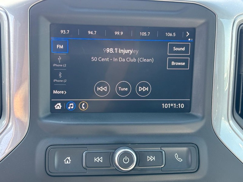 Chevrolet Silverado 2500HD Vehicle Full-screen Gallery Image 20