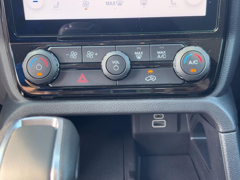 Ford Ranger Vehicle Full-screen Gallery Image 18