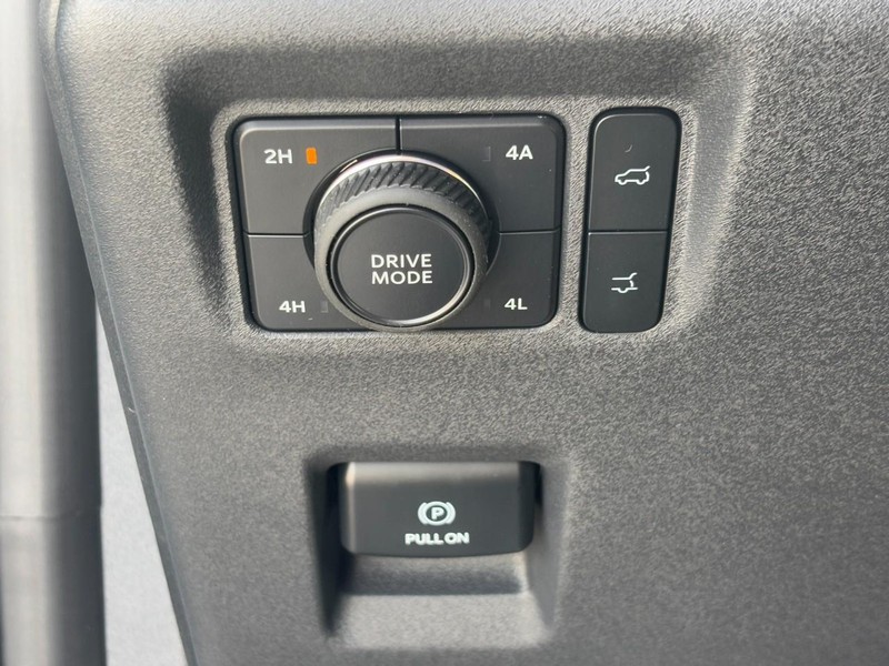 Ford Expedition Max Vehicle Full-screen Gallery Image 11