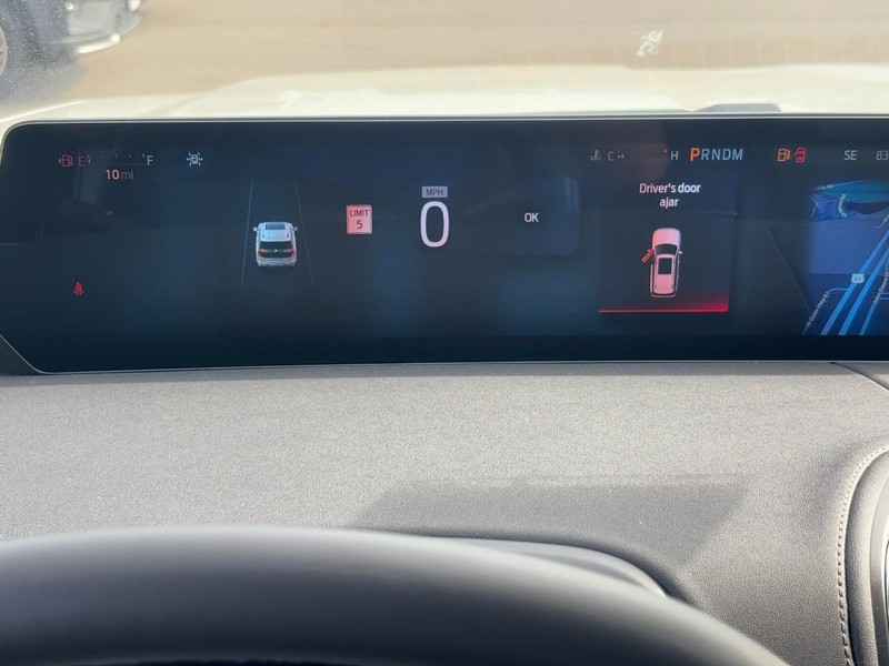 Ford Expedition Max Vehicle Full-screen Gallery Image 14