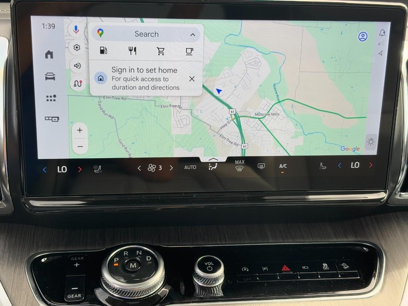 Ford Expedition Max Vehicle Full-screen Gallery Image 18