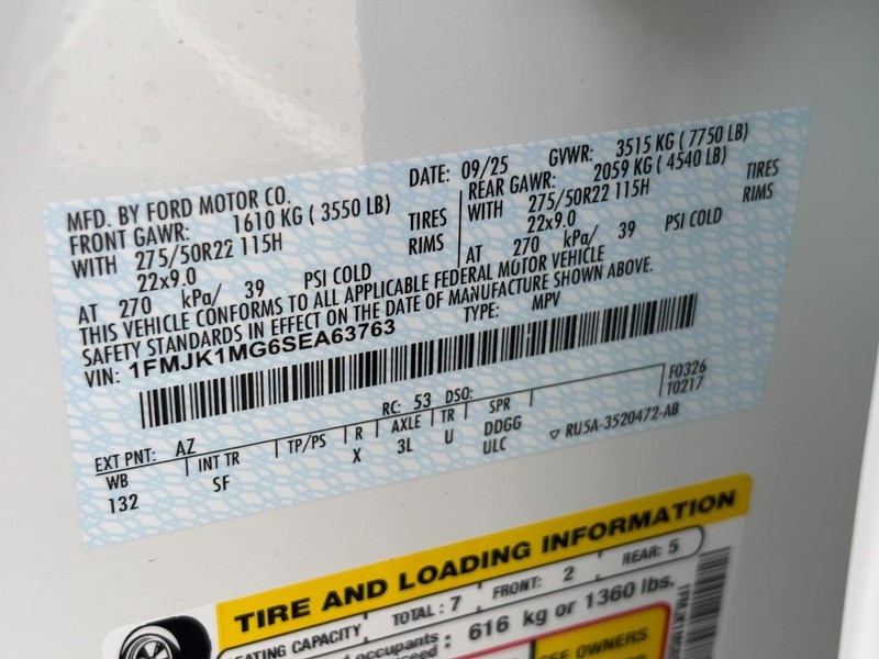 Ford Expedition Max Vehicle Full-screen Gallery Image 24