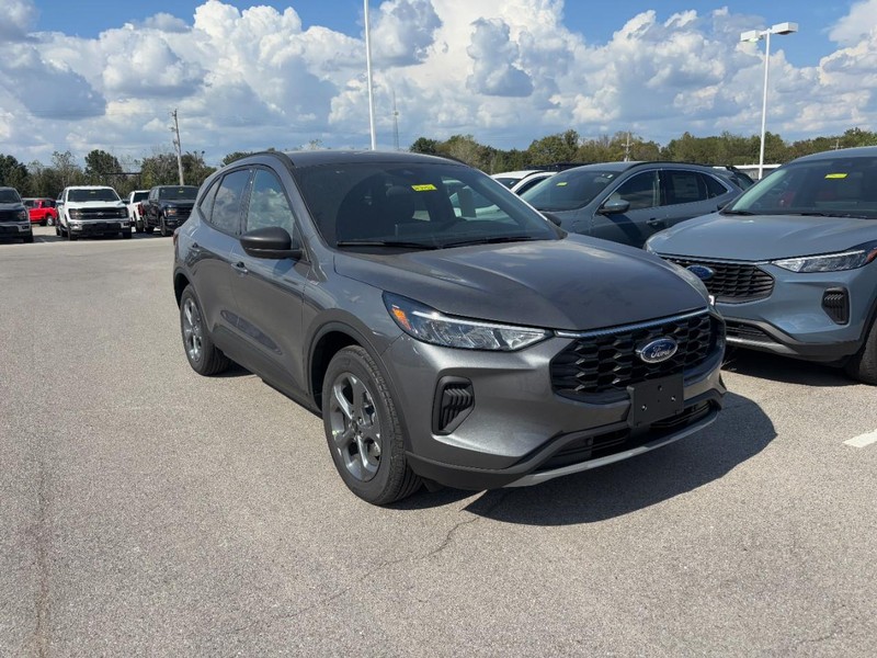 Ford Escape Vehicle Full-screen Gallery Image 2