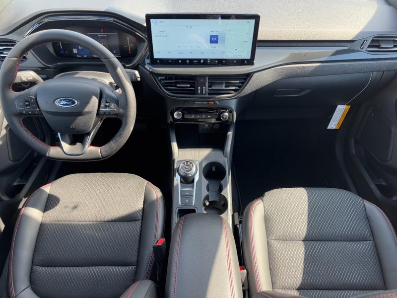 Ford Escape Vehicle Full-screen Gallery Image 6