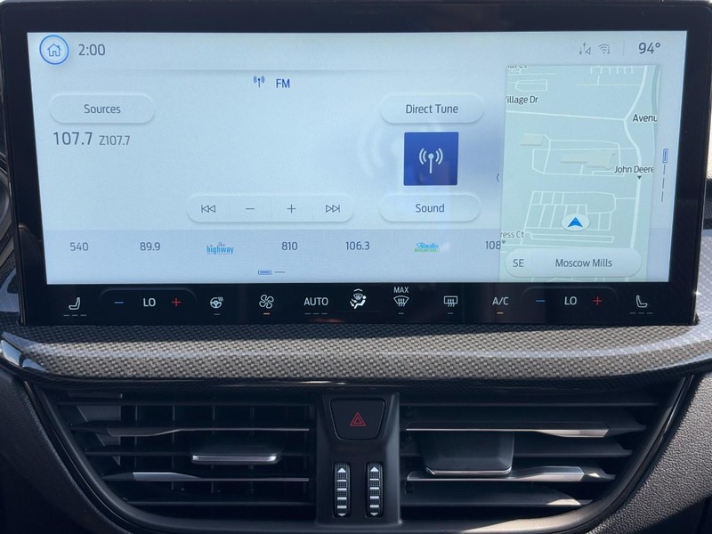 Ford Escape Vehicle Full-screen Gallery Image 8