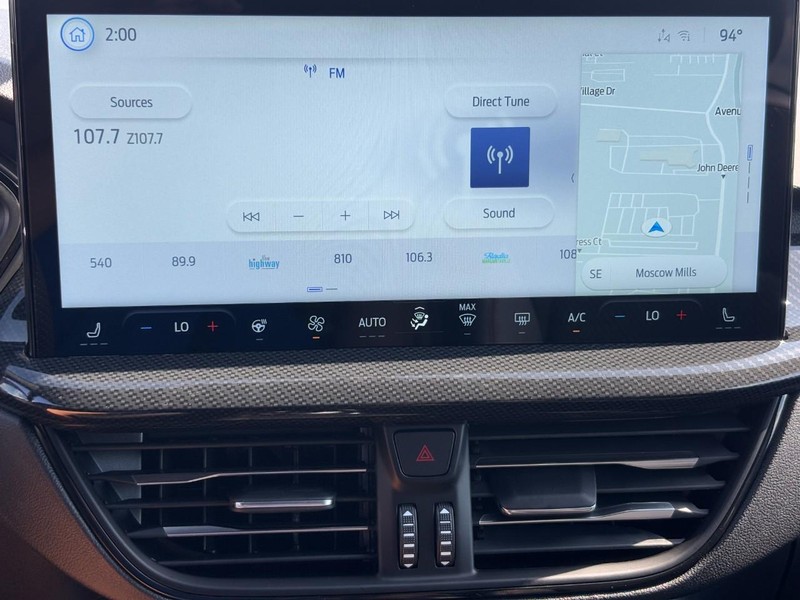 Ford Escape Vehicle Full-screen Gallery Image 15