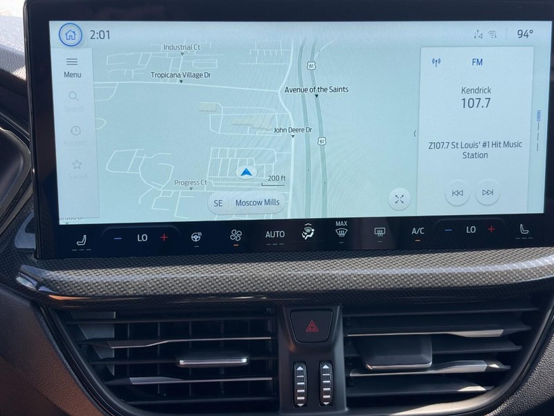 Ford Escape Vehicle Full-screen Gallery Image 17