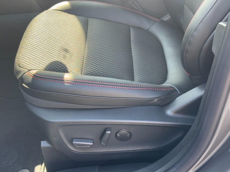 Ford Escape Vehicle Full-screen Gallery Image 20