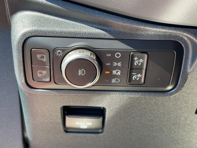 Ford Bronco Vehicle Full-screen Gallery Image 11