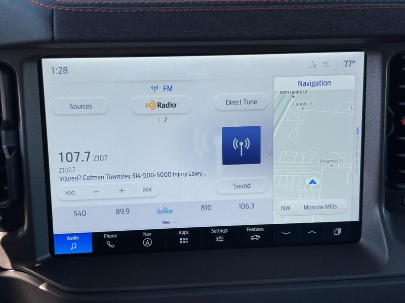 Ford Bronco Vehicle Full-screen Gallery Image 17