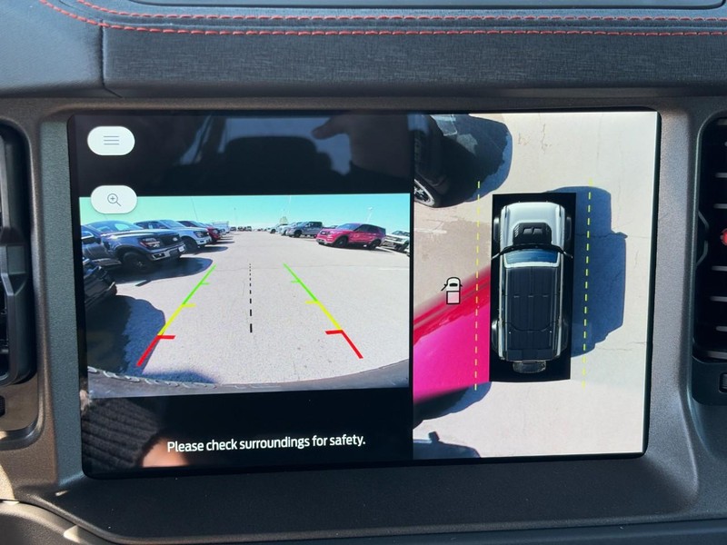 Ford Bronco Vehicle Full-screen Gallery Image 18