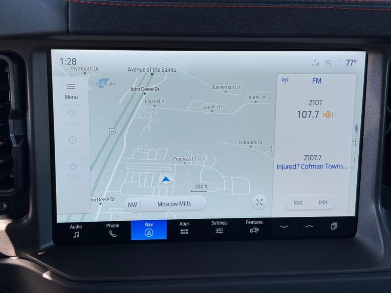 Ford Bronco Vehicle Full-screen Gallery Image 19