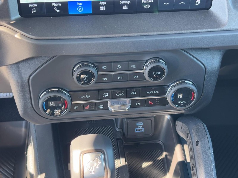 Ford Bronco Vehicle Full-screen Gallery Image 20