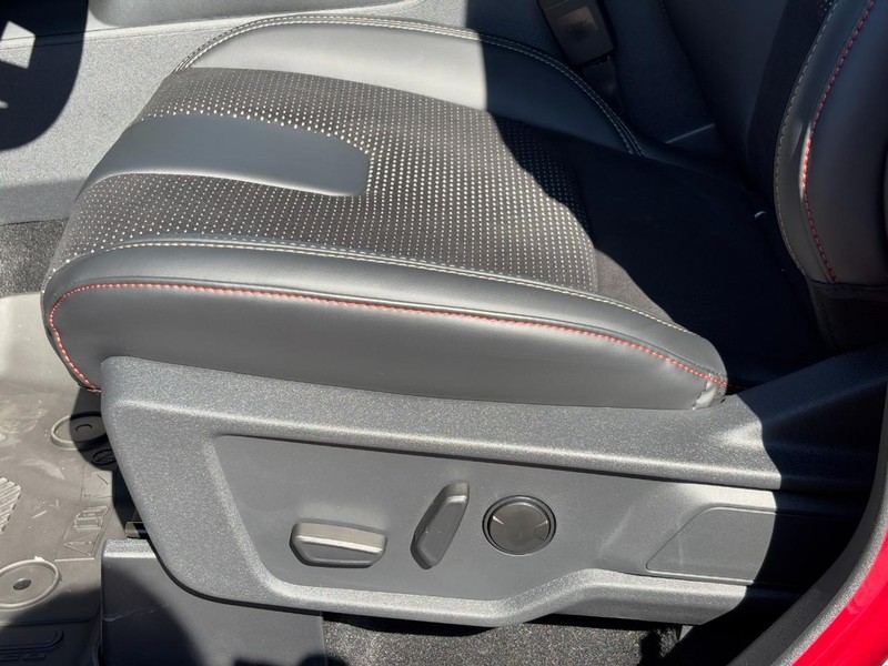 Ford Bronco Vehicle Full-screen Gallery Image 22