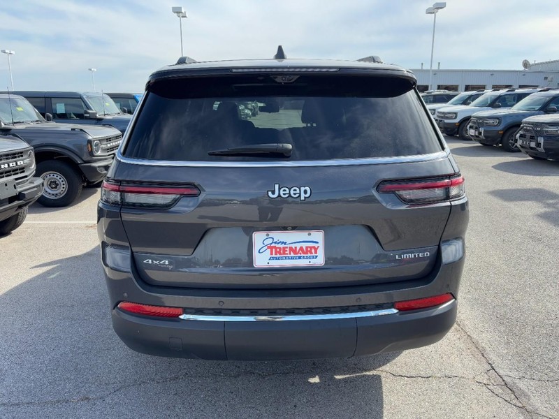 Jeep Grand Cherokee L Vehicle Full-screen Gallery Image 5