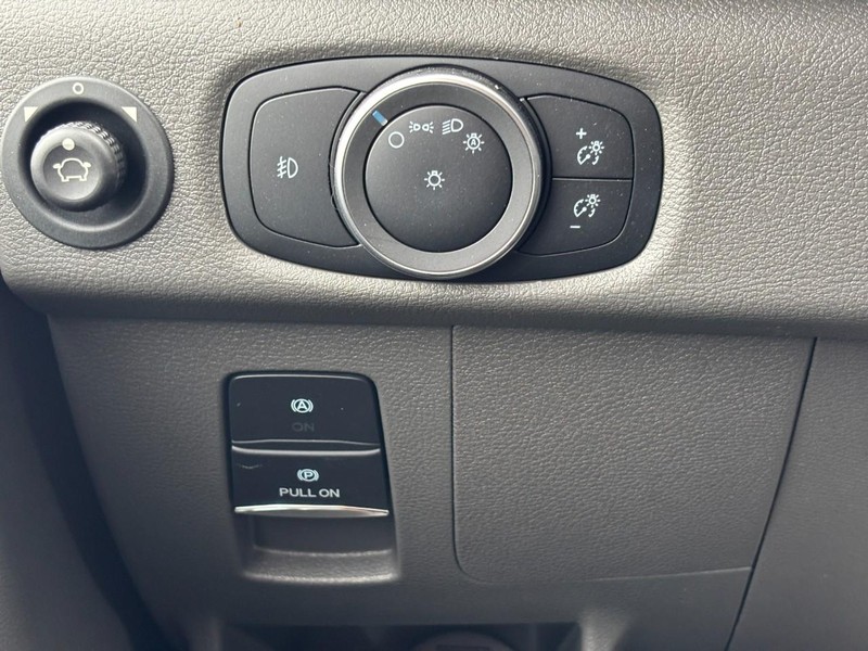 Ford Transit Cutaway Vehicle Full-screen Gallery Image 7