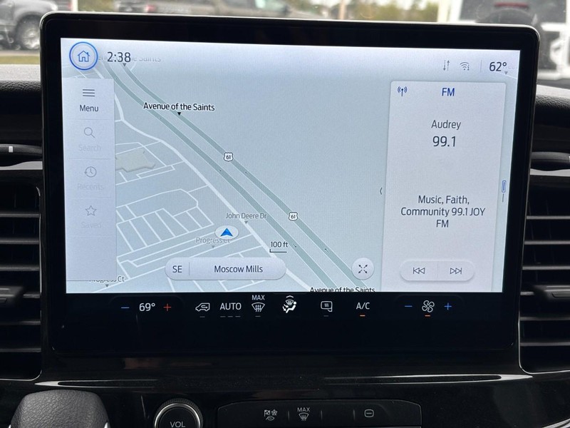 Ford Transit Cutaway Vehicle Full-screen Gallery Image 13