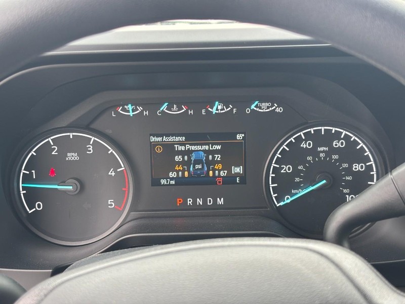 Ford Super Duty F-350 DRW Vehicle Full-screen Gallery Image 14