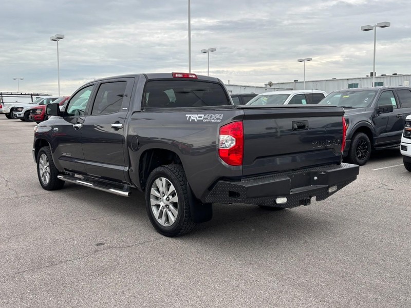 Toyota Tundra 4WD Vehicle Full-screen Gallery Image 6