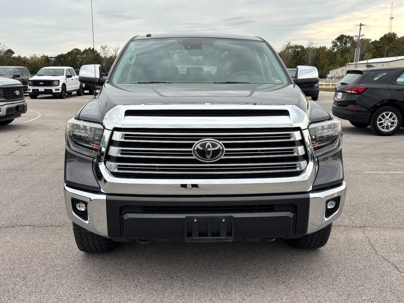 Toyota Tundra 4WD Vehicle Full-screen Gallery Image 9