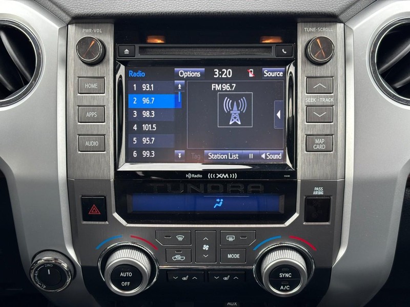 Toyota Tundra 4WD Vehicle Full-screen Gallery Image 13