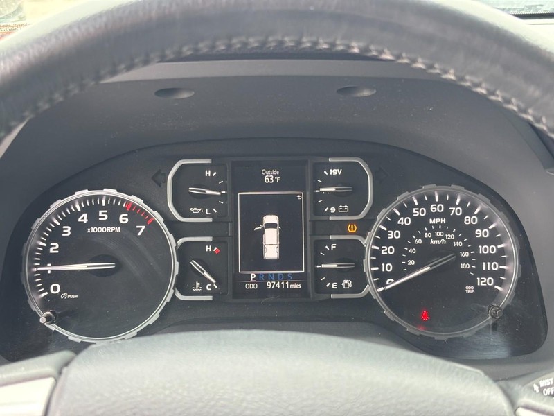 Toyota Tundra 4WD Vehicle Full-screen Gallery Image 18