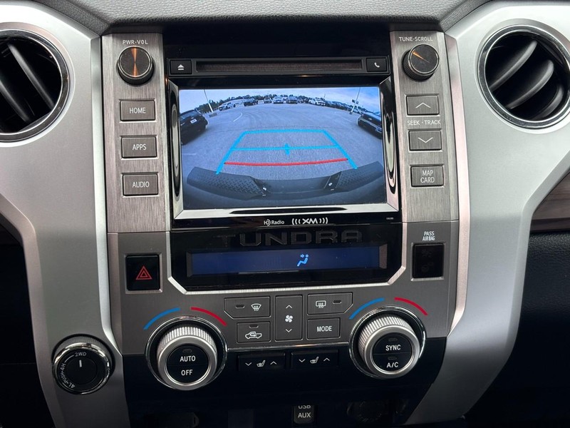 Toyota Tundra 4WD Vehicle Full-screen Gallery Image 20