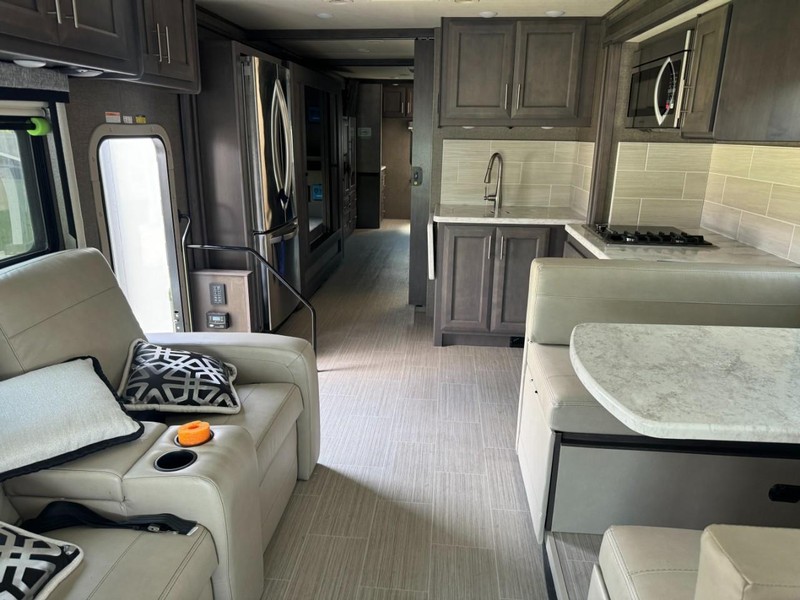 Ford F-53 Motorhome Stripped Chassis Vehicle Full-screen Gallery Image 16