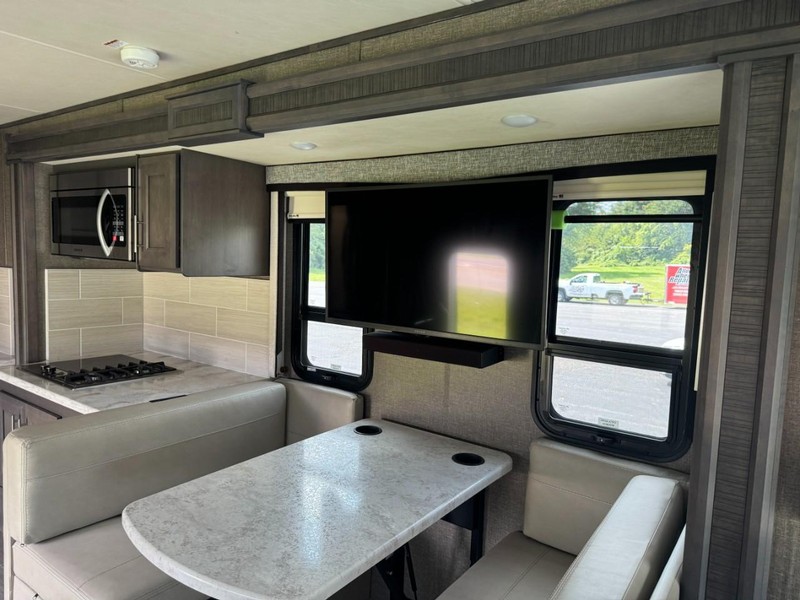 Ford F-53 Motorhome Stripped Chassis Vehicle Full-screen Gallery Image 17