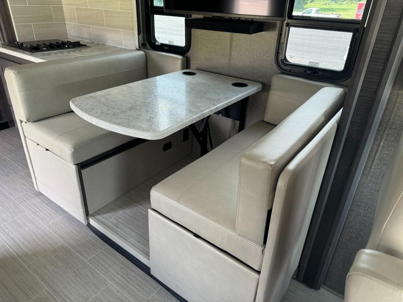 Ford F-53 Motorhome Stripped Chassis Vehicle Full-screen Gallery Image 18